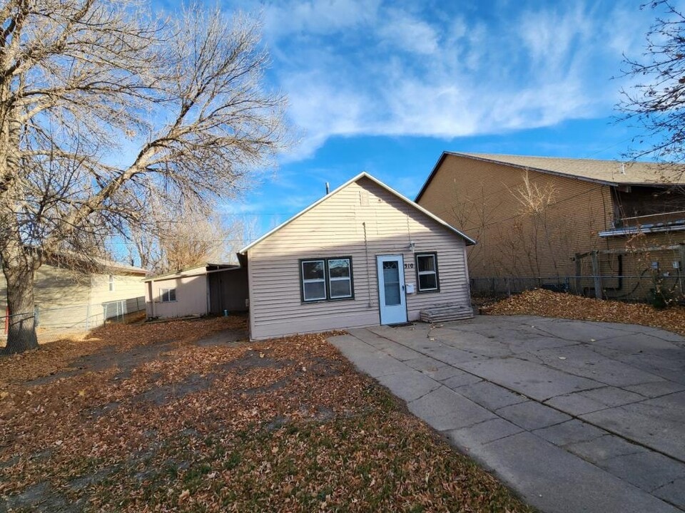310 N 8th Ave in Sterling, CO - Building Photo