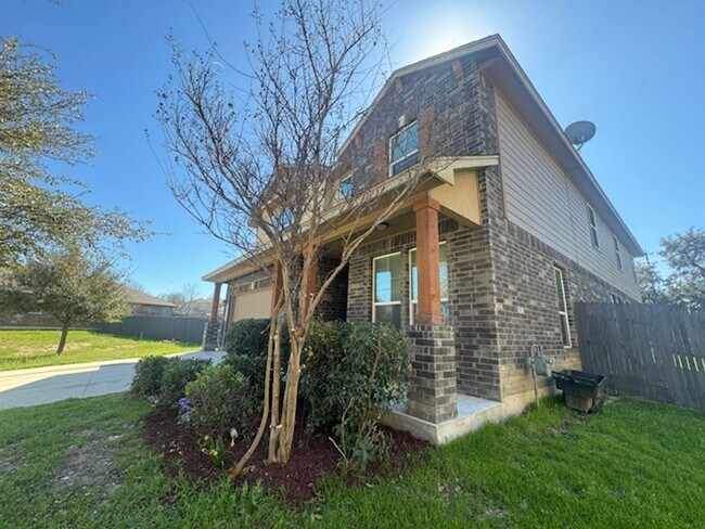 12147 Potter Cir in San Antonio, TX - Building Photo - Building Photo