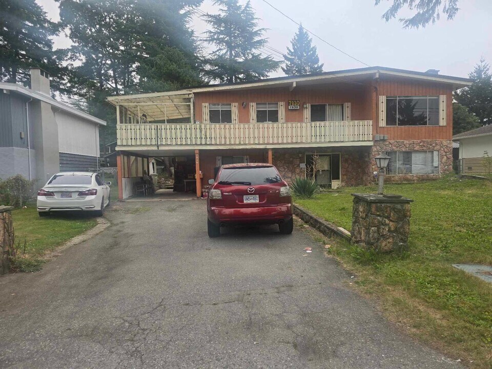 7930-7117 117 St in Delta, BC - Building Photo
