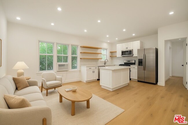 property at 101 N Clark Dr