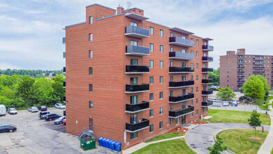 Palazzo Towers in Brampton, ON - Building Photo - Building Photo