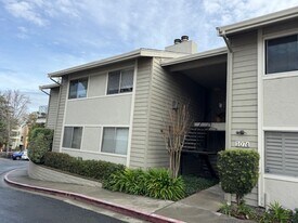 1074 Wesley Ct in Walnut Creek, CA - Building Photo