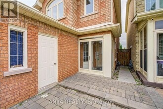 203 Milliken Meadows Dr in Markham, ON - Building Photo - Building Photo
