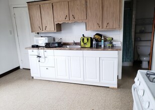693 Cambridge St, Unit 2R in Cambridge, MA - Building Photo - Building Photo