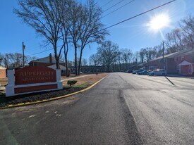 Applegate Apartments in Pennsville, NJ - Building Photo