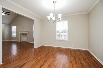 3105 Roundwood Forest Ln in Nashville, TN - Foto de edificio - Building Photo