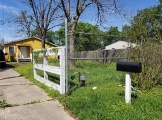 144 Campbell Ave in Pasadena, TX - Foto de edificio