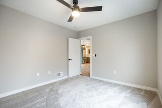 1500 E Oklahoma Ave, Unit 1502 in Milwaukee, WI - Building Photo - Building Photo