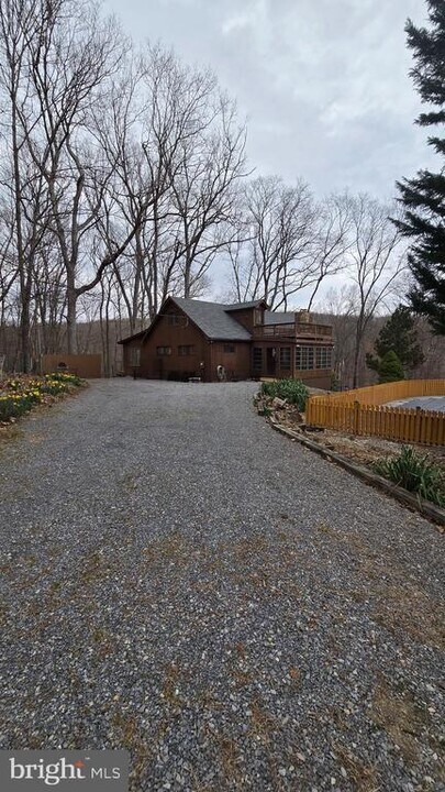 274 3 Oaks Dr in Gore, VA - Building Photo
