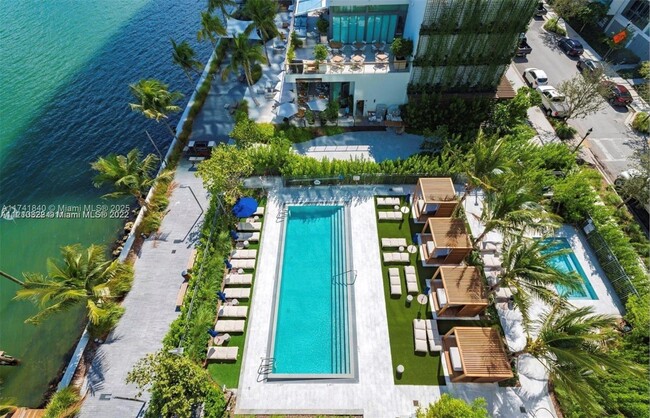 3131 NE 7th Ave, Unit 3802 in Miami, FL - Building Photo - Building Photo