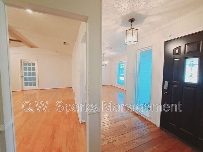 1005 Harness Ln in Richardson, TX - Building Photo - Building Photo