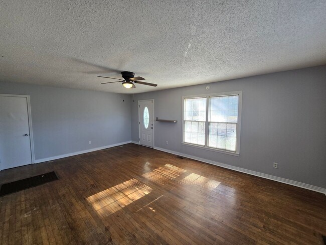 1041 Ryland Pike in Huntsville, AL - Building Photo - Building Photo