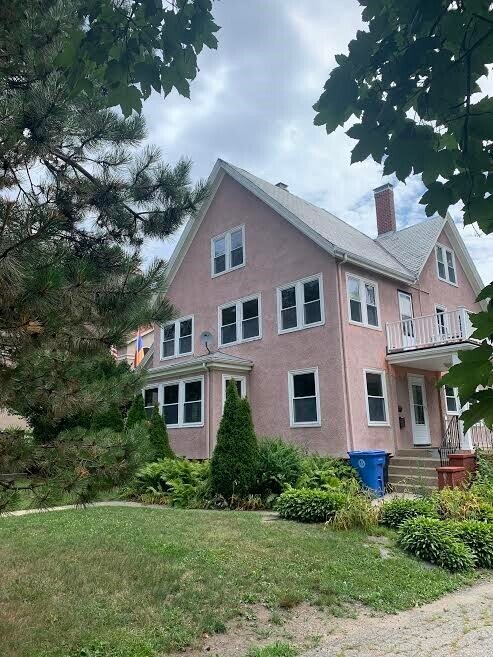 206 Lexington St in Belmont, MA - Building Photo