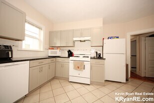 51 Parker St, Unit 3 in Watertown, MA - Building Photo