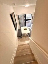 470 NE 12th St in Florida City, FL - Foto de edificio - Building Photo