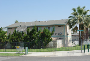 7th St. Apartments in Riverside, CA - Foto de edificio - Building Photo