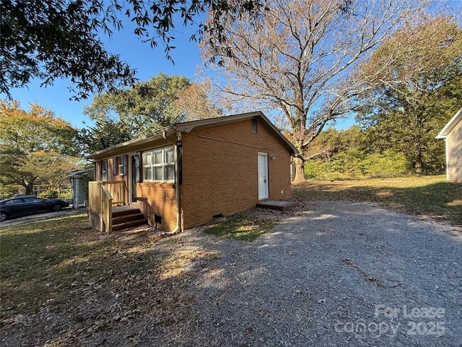 431 Red Tip Ln in Gastonia, NC - Building Photo - Building Photo
