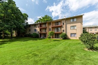 Auden Place in Silver Spring, MD - Foto de edificio - Building Photo