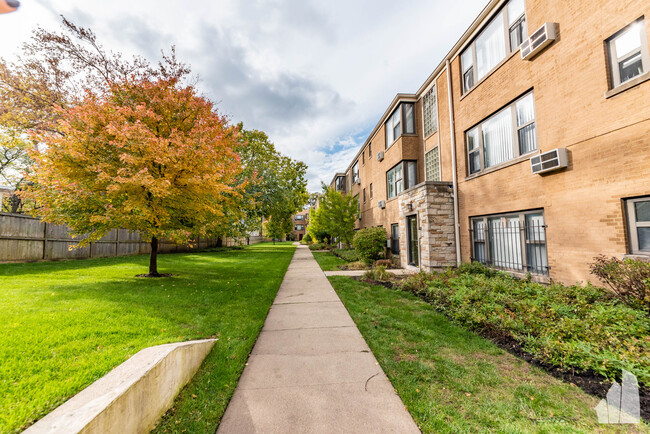 7320 N Ridge Blvd, Unit 20.5-3W in Chicago, IL - Building Photo - Building Photo