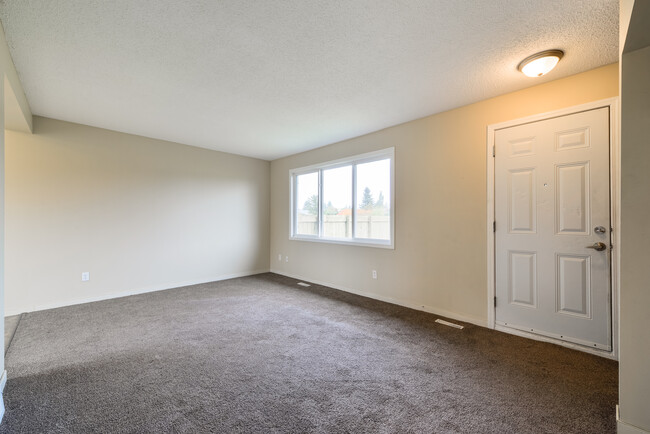 Castleridge Estates in Edmonton, AB - Building Photo - Building Photo