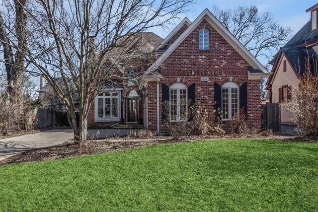 557 N County Line Rd in Hinsdale, IL - Building Photo