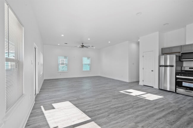 property at 4620 N Railroad Ave