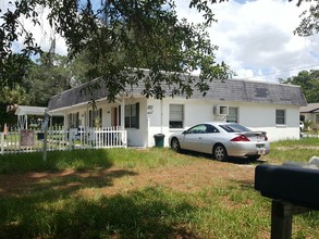 5805 Georgia Ave in New Port Richey, FL - Foto de edificio - Building Photo