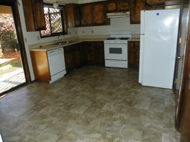 752 SE Breitenbush Ln in Bend, OR - Building Photo - Building Photo