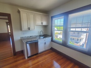 32 Boutwell St, Unit 2 in Boston, MA - Building Photo - Building Photo