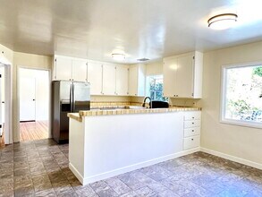 25 Sea Way in San Rafael, CA - Building Photo - Building Photo