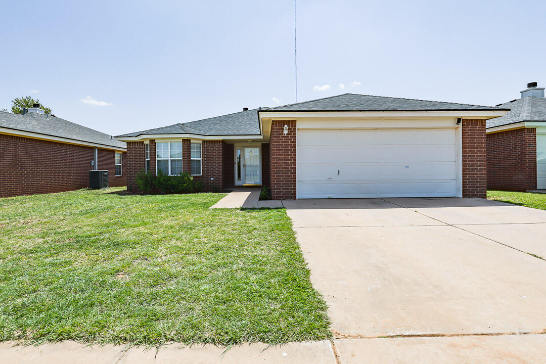 1805 80th St in Lubbock, TX - Building Photo