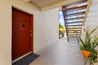 8601 Huron Ct in Tampa, FL - Building Photo - Building Photo