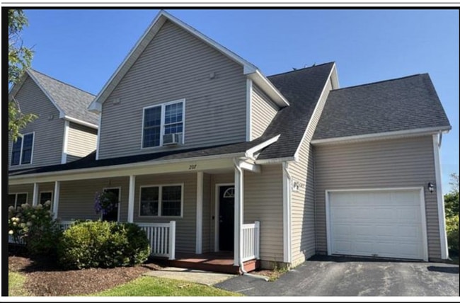 207 Farmall Dr in Hinesburg, VT - Building Photo - Building Photo