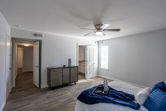 The North Shore Apartments in Oklahoma City, OK - Building Photo - Building Photo