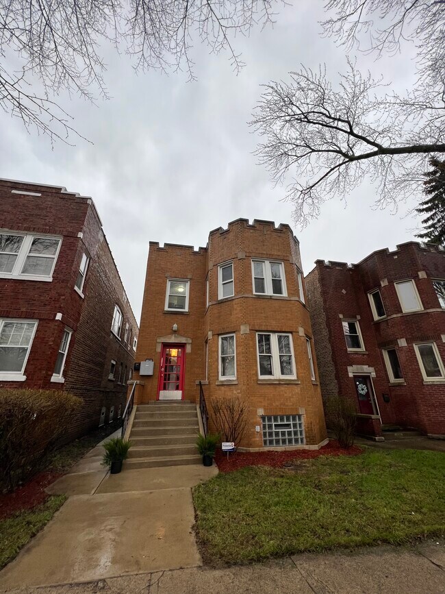 8533 S Oglesby Ave Rentals in Chicago, IL