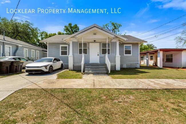 property at 336 W 18th St
