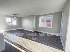 60 Secord St in Thunder Bay, ON - Building Photo - Building Photo