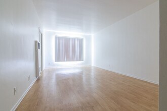 729 Gayley Ave, Unit Apt 102 in Los Angeles, CA - Building Photo - Building Photo