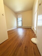 10 Juniper St, Unit 35 in Brookline, MA - Foto de edificio - Building Photo