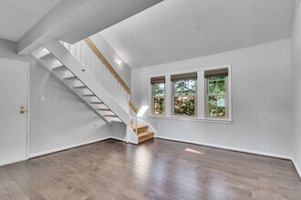 525 Bashford Ln in Alexandria, VA - Building Photo - Building Photo