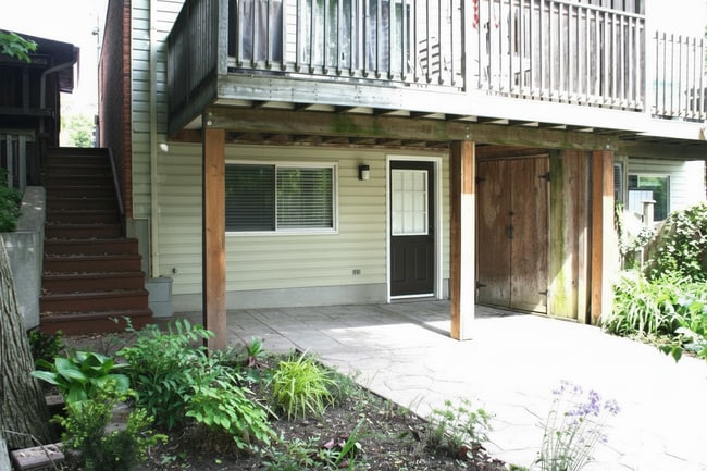 property at 119 Main St W