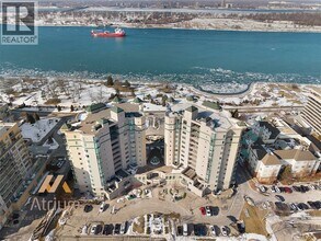 5055 Riverside Dr E in Windsor, ON - Building Photo - Building Photo