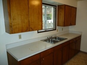 1058-1058 S 10th St in Coos Bay, OR - Building Photo - Building Photo