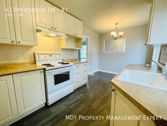 41 Brentwood Dr in Hamilton, ON - Building Photo - Building Photo
