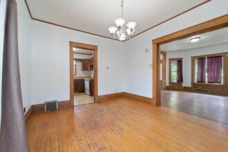 513 W 22nd St in Cedar Falls, IA - Building Photo - Building Photo