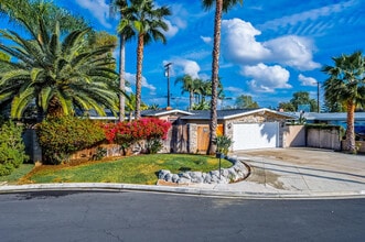 14722 Candeda Pl in Tustin, CA - Building Photo - Building Photo