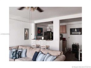 1616 Michigan Ave-Unit -4 in Miami Beach, FL - Building Photo - Building Photo