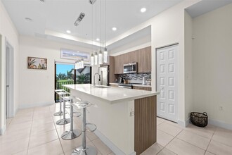8055 NW 104th Ave, Unit 33 in Doral, FL - Building Photo - Building Photo
