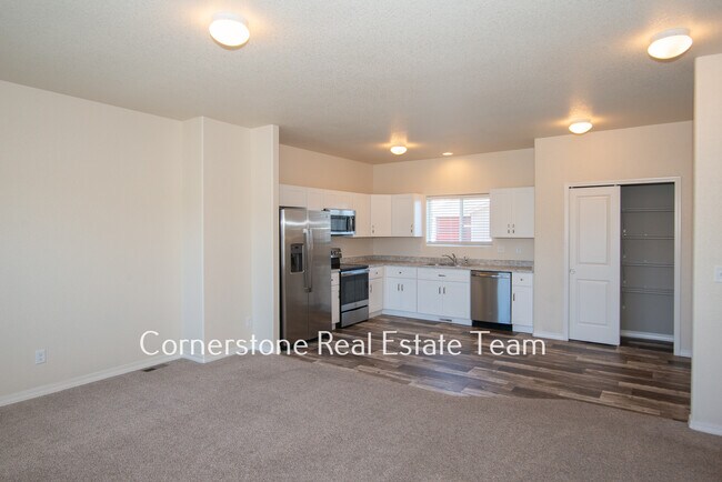 855 Endeavor Wy in Colorado Springs, CO - Building Photo - Building Photo