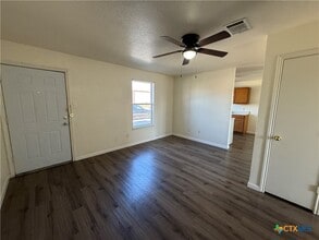 5708 Greengate Dr in Killeen, TX - Building Photo - Building Photo